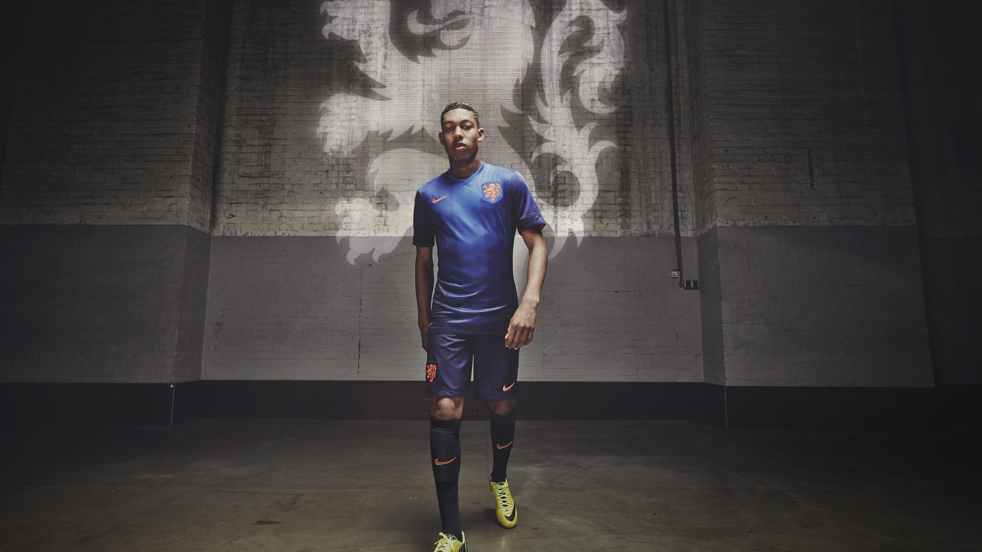 3-1!超级射手双响10轮13球,12.1亿战舰掀翻大黑马重返前二,超级射手游戏